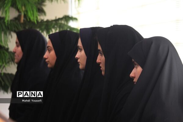 دیدار  دانش‌آموزان خبرنگار پانا با نماینده ولی فقیه در آذربایجان شرقی