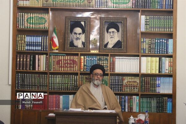 دیدار  دانش‌آموزان خبرنگار پانا با نماینده ولی فقیه در آذربایجان شرقی