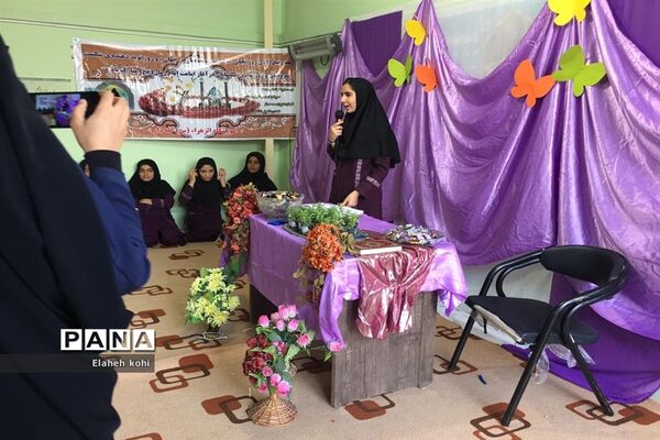 برگزاری مراسم تجلیل از دانش‌آموزان و جشن امام زمان