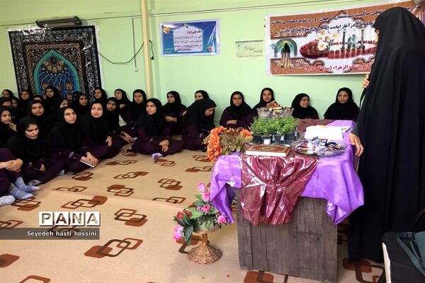 برگزاری مراسم تجلیل از دانش‌آموزان و جشن امام زمان