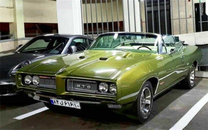 خودروی زیبای آمریکایی در تهران