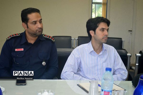 دومین جلسه کمیته استانی  مانور سراسری زلزله و ایمنی در بوشهر