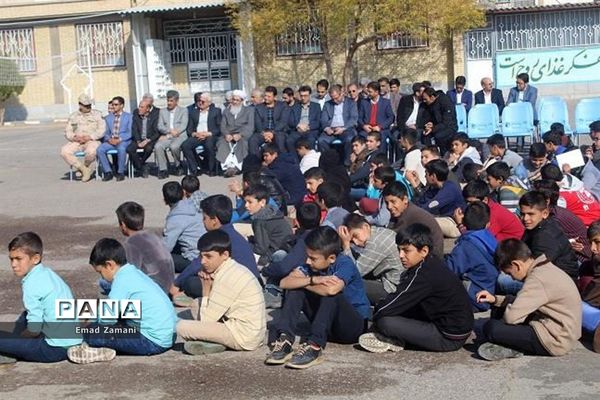 نواختن زنگ مطالعه و کتابخوانی در تایباد