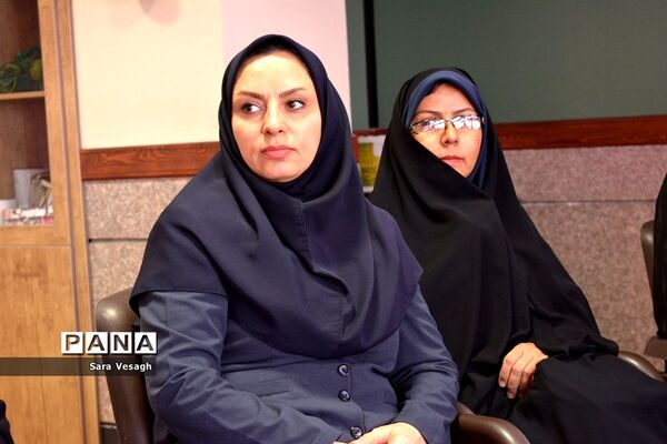 جلسه هم اندیشی مدیران و آموزگاران در شهریار