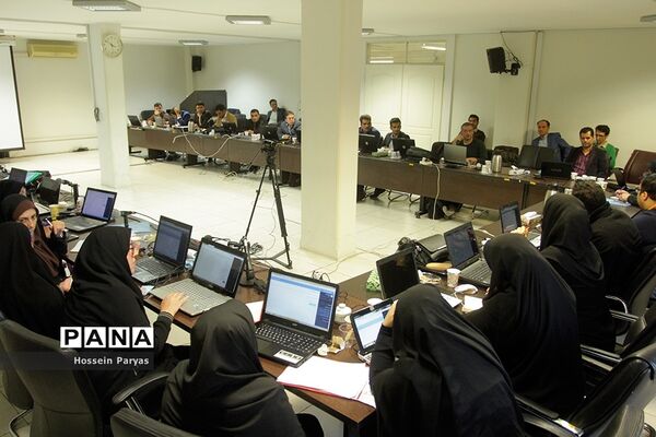 جلسه آموزشی توجیهی مسئولان سامانه جذب و سازماندهی پیشتازان استان‌های کشور