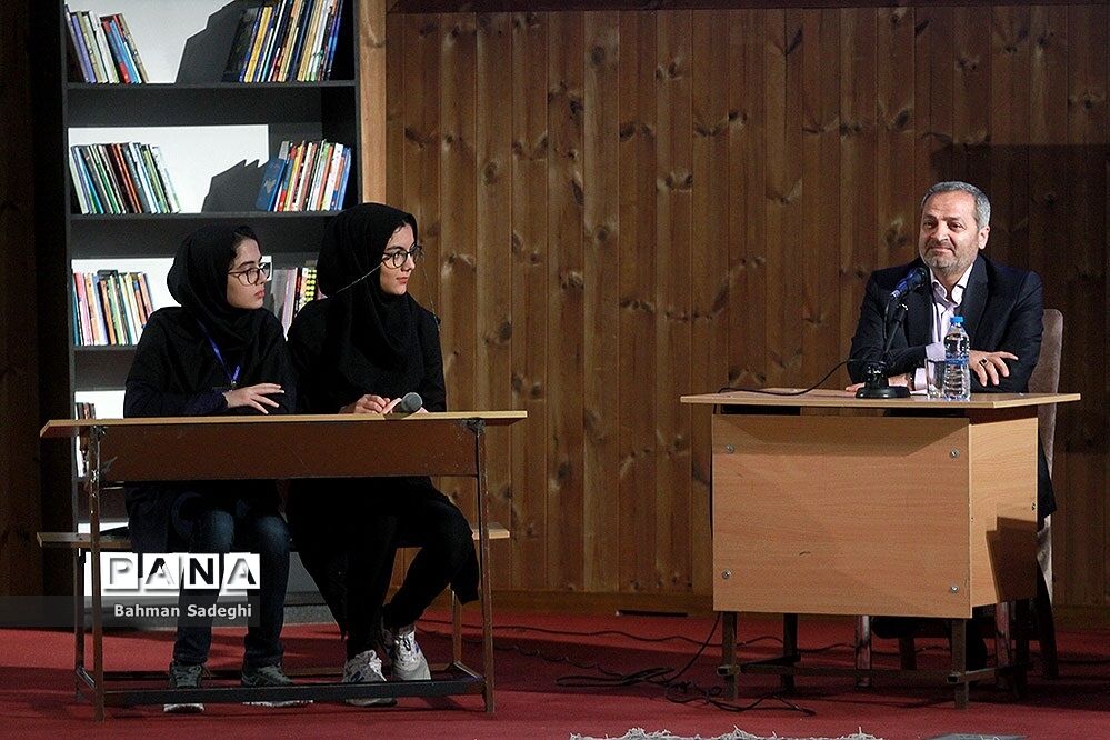 مراسم تجلیل از دانش‌آموزان کتابخوان برتر سراسر کشور