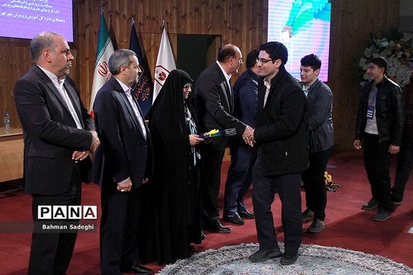 مراسم تجلیل از دانش‌آموزان کتابخوان برتر سراسر کشور
