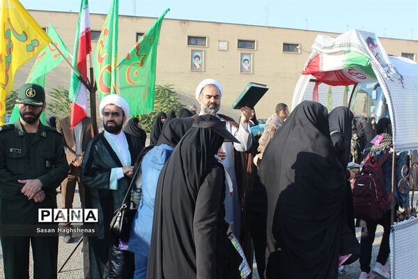 اعزام دختران دانش‌آموز شهرستان اسلامشهر به سرزمین‌های ایثار و شهادت