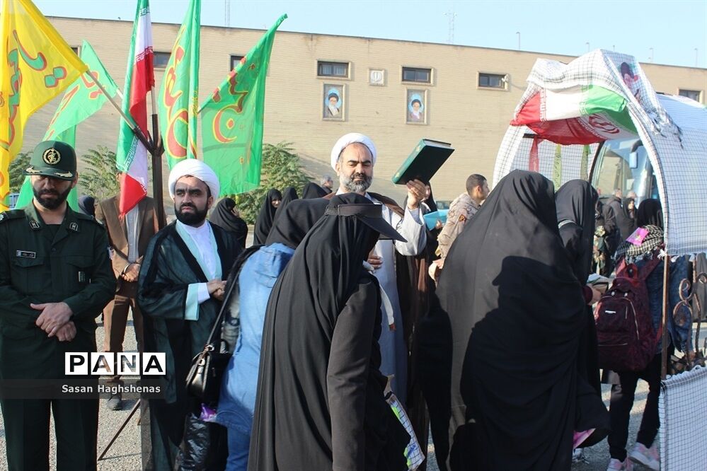 اعزام دختران دانش‌آموز شهرستان اسلامشهر به سرزمین‌های ایثار و شهادت