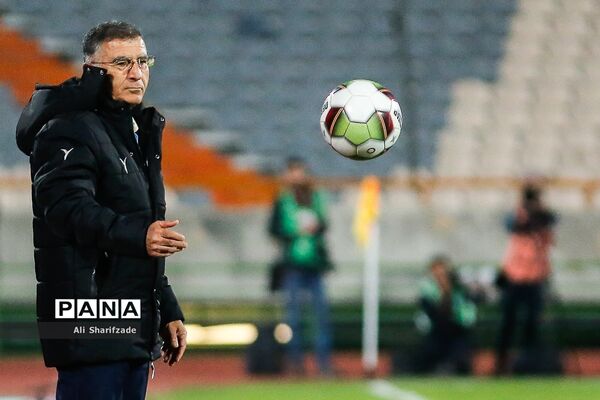 دیدار تیم‌های فوتبال پرسپولیس و پیکان