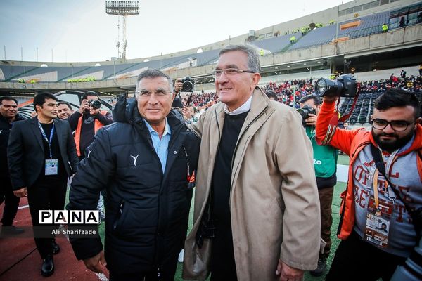 دیدار تیم‌های فوتبال پرسپولیس و پیکان