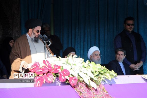 استقبال مردم خوی از رئیس جمهوری