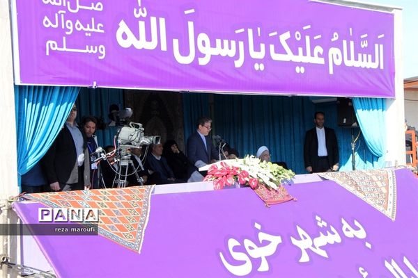 استقبال مردم خوی از رئیس جمهوری