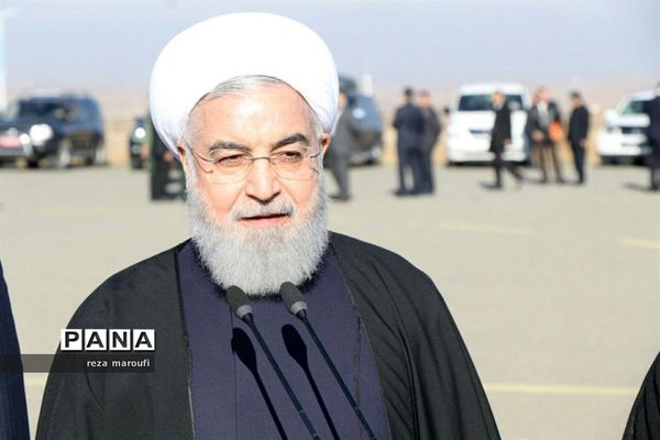 استقبال مردم خوی از رئیس جمهوری