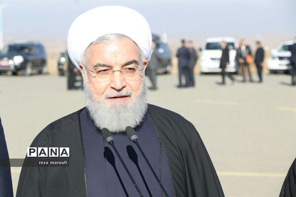 استقبال مردم خوی از رئیس جمهوری