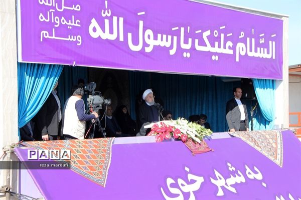 استقبال مردم خوی از رئیس جمهوری