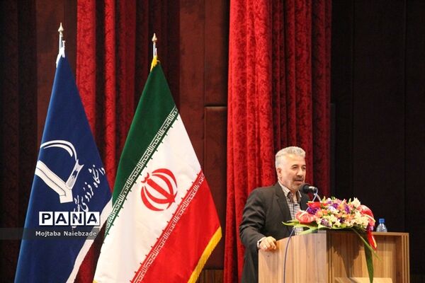 مراسم تجلیل و تکریم دانش‌آموزان پیشتاز حافظ قرآن