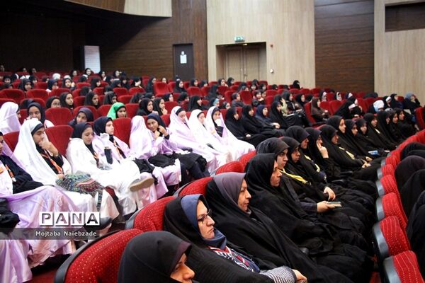 مراسم تجلیل و تکریم دانش‌آموزان پیشتاز حافظ قرآن