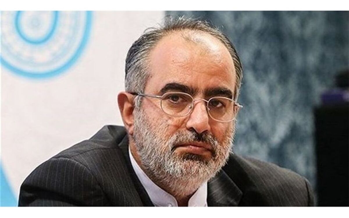 دلجویی آشنا  از ظریف در مقابل معترضان