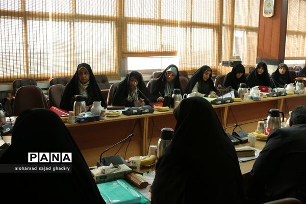 اولین نشست سرگروه مدیران دوره دوم متوسطه نظری مناطق نوزده‌گانه شهر تهران