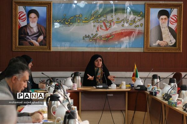 اولین نشست سرگروه مدیران دوره دوم متوسطه نظری مناطق نوزده‌گانه شهر تهران