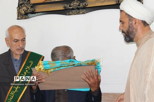 دیدار خادمین مسجد مقدس جمکران از خانواده شهید حرم استان بوشهر