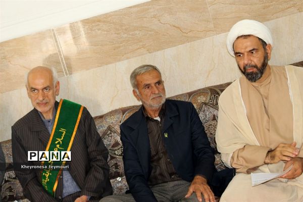 دیدار خادمین مسجد مقدس جمکران از خانواده شهید حرم استان بوشهر