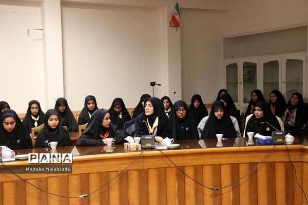 دیدار تشکل‌های دانش‌آموزی فریمان با فرماندار این شهرستان