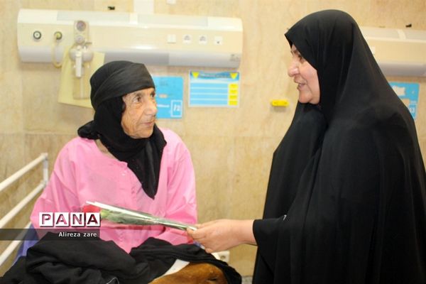 دیدار خادمان مسجد مقدس جمکران قم از بیماران بیمارستان شهدای خلیج فارس بوشهر
