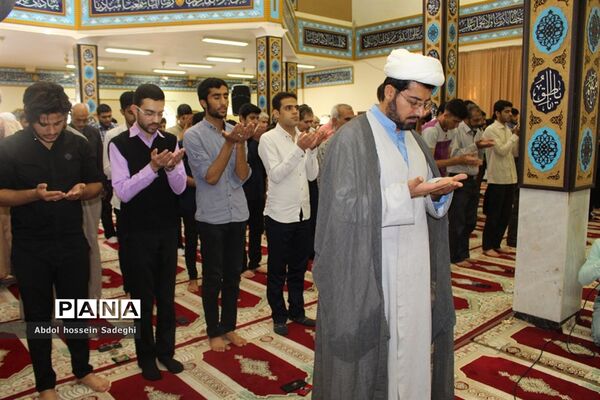 دیدار خادمان مسجد جمکران با دانشجویان و مسئول نهاد رهبری در دانشگاه خلیج فارس بوشهر