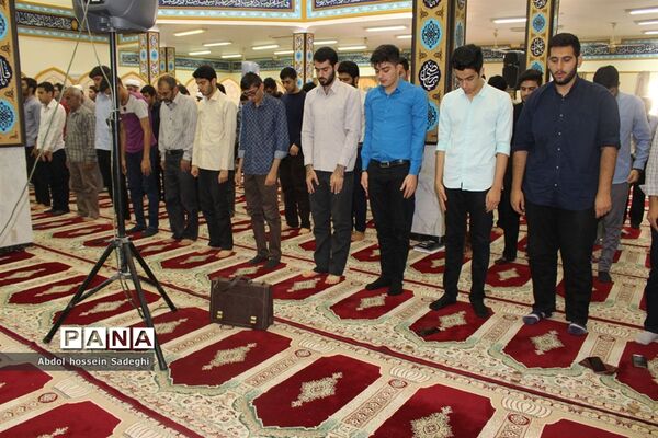 دیدار خادمان مسجد جمکران با دانشجویان و مسئول نهاد رهبری در دانشگاه خلیج فارس بوشهر