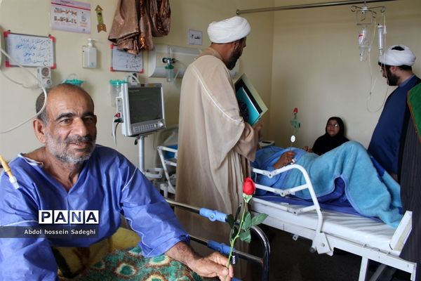 عیادت خادمان مسجد مقدس جمکران ازبیماران بیمارستان شهید گنجی دشتستان