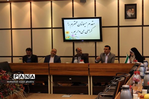 جلسه شورای معاونین پرورشی و فرهنگی مناطق 19 گانه شهر تهران