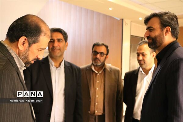 دیدار مدیرکل آموزش‌و‌پرورش شهرستان‌های استان تهران با همکاران اداری