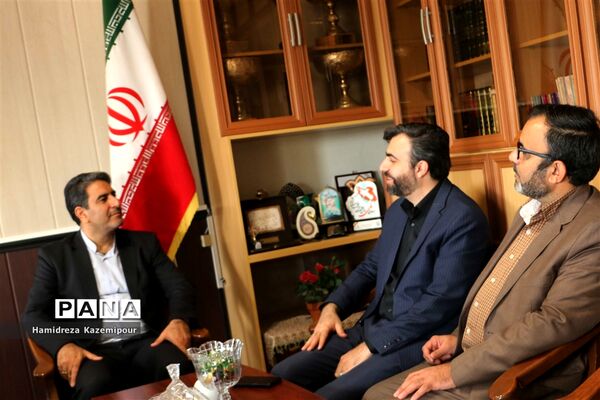 دیدار مدیرکل آموزش‌و‌پرورش شهرستان‌های استان تهران با همکاران اداری