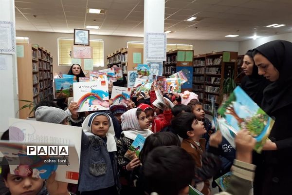 نهادینه کردن فرهنگ کتاب و کتابخوانی در نی ریز