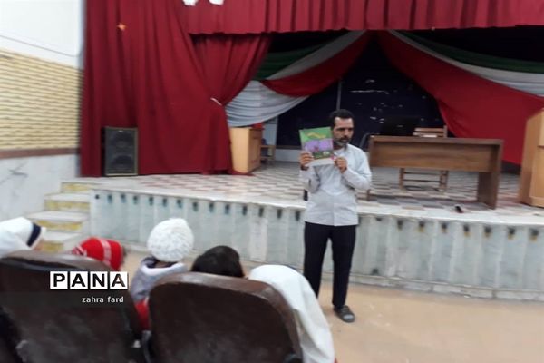 نهادینه کردن فرهنگ کتاب و کتابخوانی در نی ریز