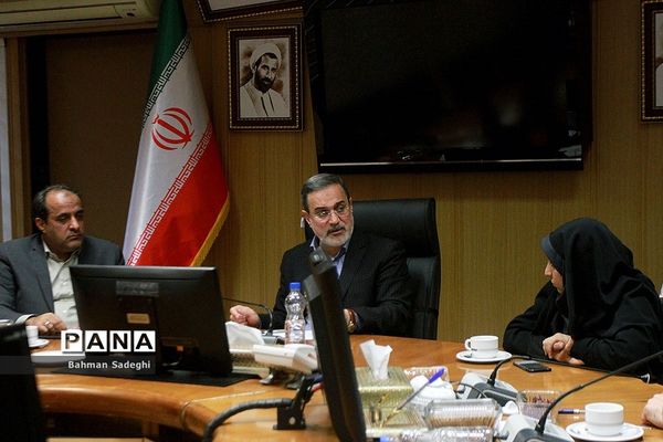 جلسه وزیر آموزش‌و‌پرورش با مجمع نمایندگان چهارمحال و بختیاری