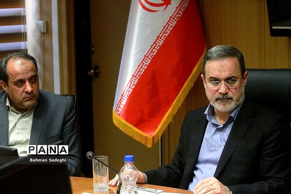 جلسه وزیر آموزش‌و‌پرورش با مجمع نمایندگان چهارمحال و بختیاری