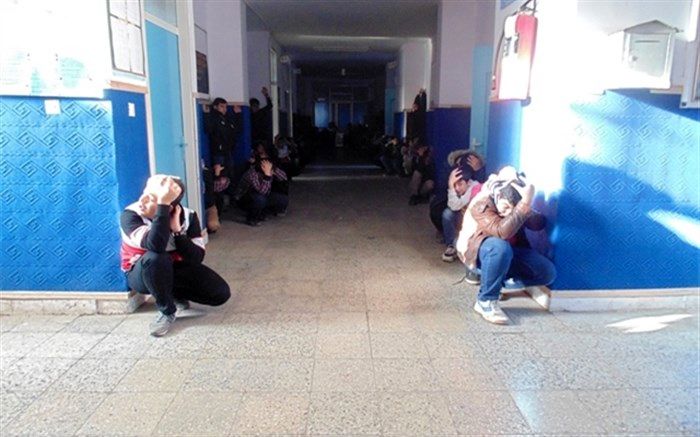 همزمان با سراسر کشور مانور زلزله در تمام مدارس خوی اجرا شد