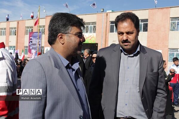بیستمین مانور سراسری زلزله در دبیرستان متوسطه اول سلمان فارسی  شهرستان بیرجند