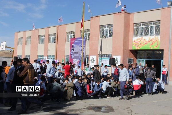 بیستمین مانور سراسری زلزله در دبیرستان متوسطه اول سلمان فارسی  شهرستان بیرجند