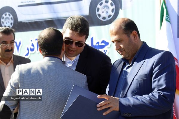 رونمایی از خودروهای مجهز به دوربین ثبت تخلفات رانندگی