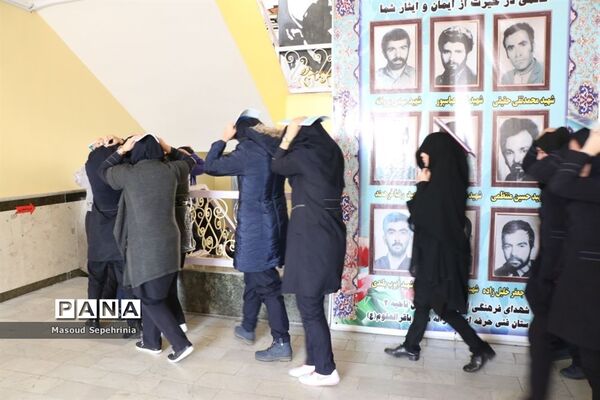 بیستمین مانور سراسری زلزله در هنرستان باقرالعلوم در تبریز