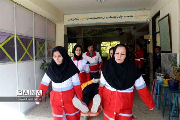 مانورسراسری زلزله در هنرستان اندیشه خراسان شمالی