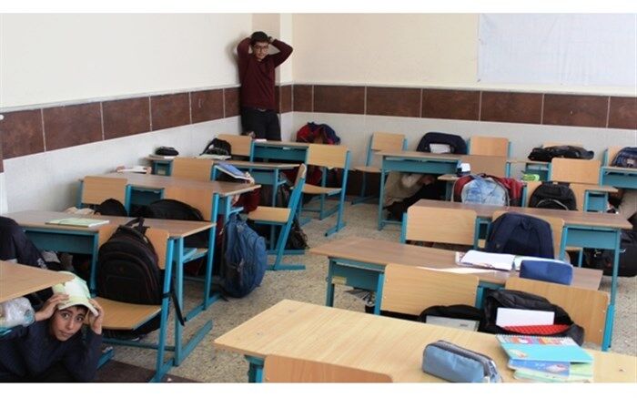 برگزاری مانور “ مدرسه ایمن- جامعه تا ب آور " درشهرستان سلماس