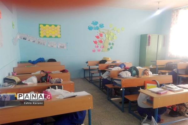 مانور زلزله در دبستان شهید فولادی 2 و دبستان معینی  بوشهر