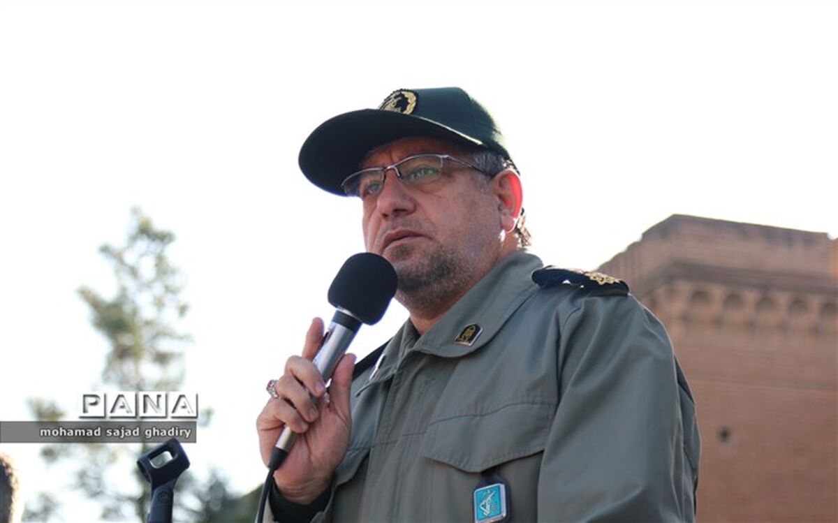صبحگاه مشترک  بسیجیان دانش آموزان دبیرستان ماندگار البرز