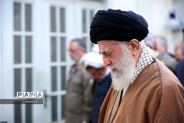 دیدار جمعی از فرماندهان ومسئولان نیروی دریایی ارتش با رهبر معظم انقلاب