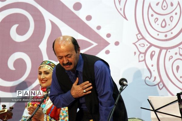 کنسرت گروه موسیقی ماهتو